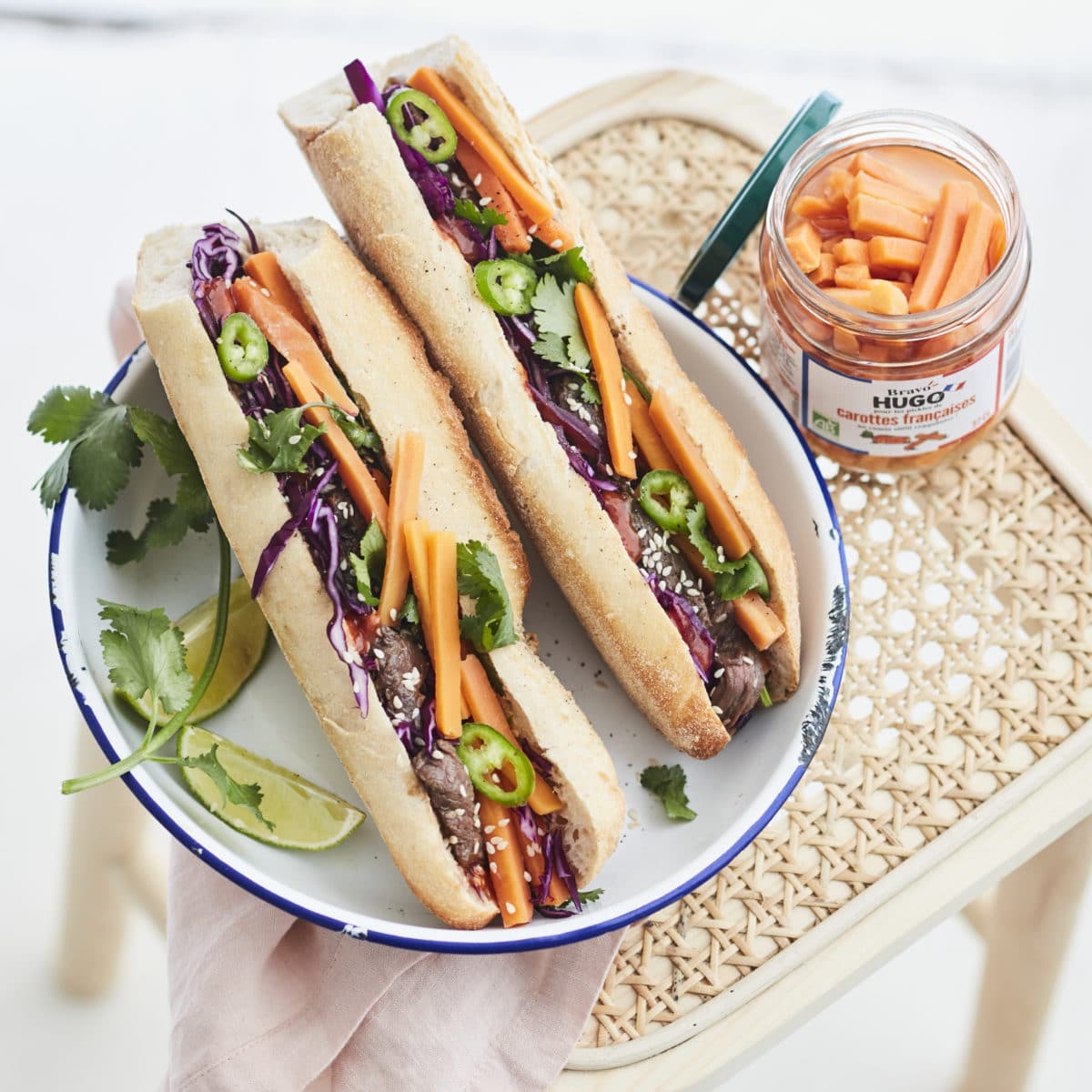 Recette d'un banhmi aux pickles de carottes Bravo Hugo