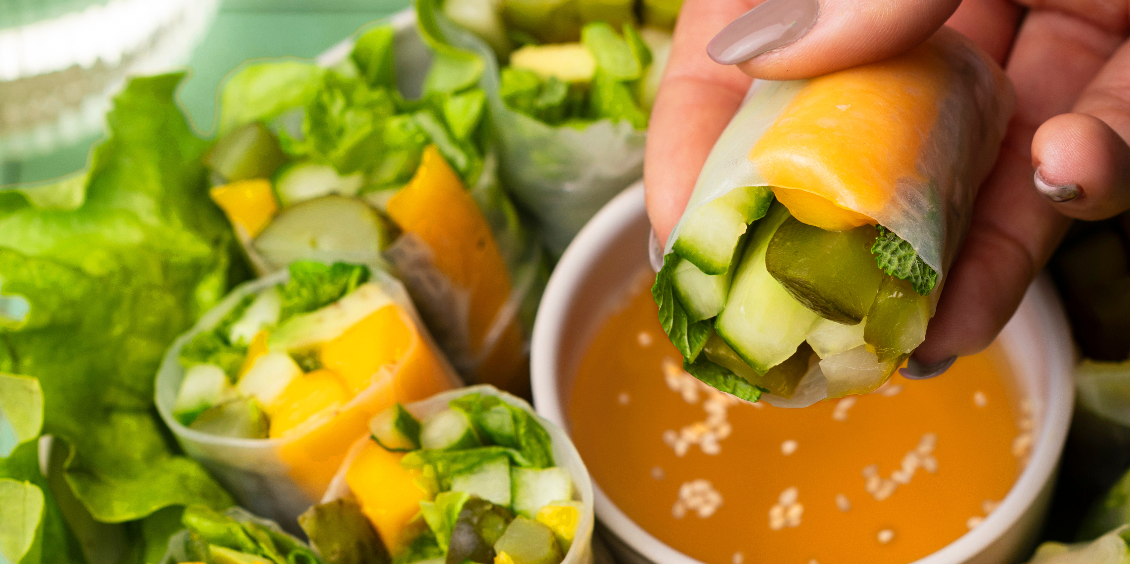 Recette de rouleaux printaniers mangue et cornichons français aigre-doux Bravo Hugo